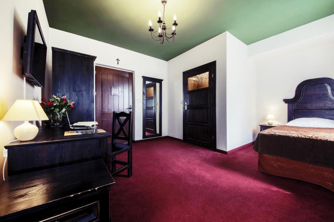 Hotel Kasztel Rzezawa ภายนอก รูปภาพ