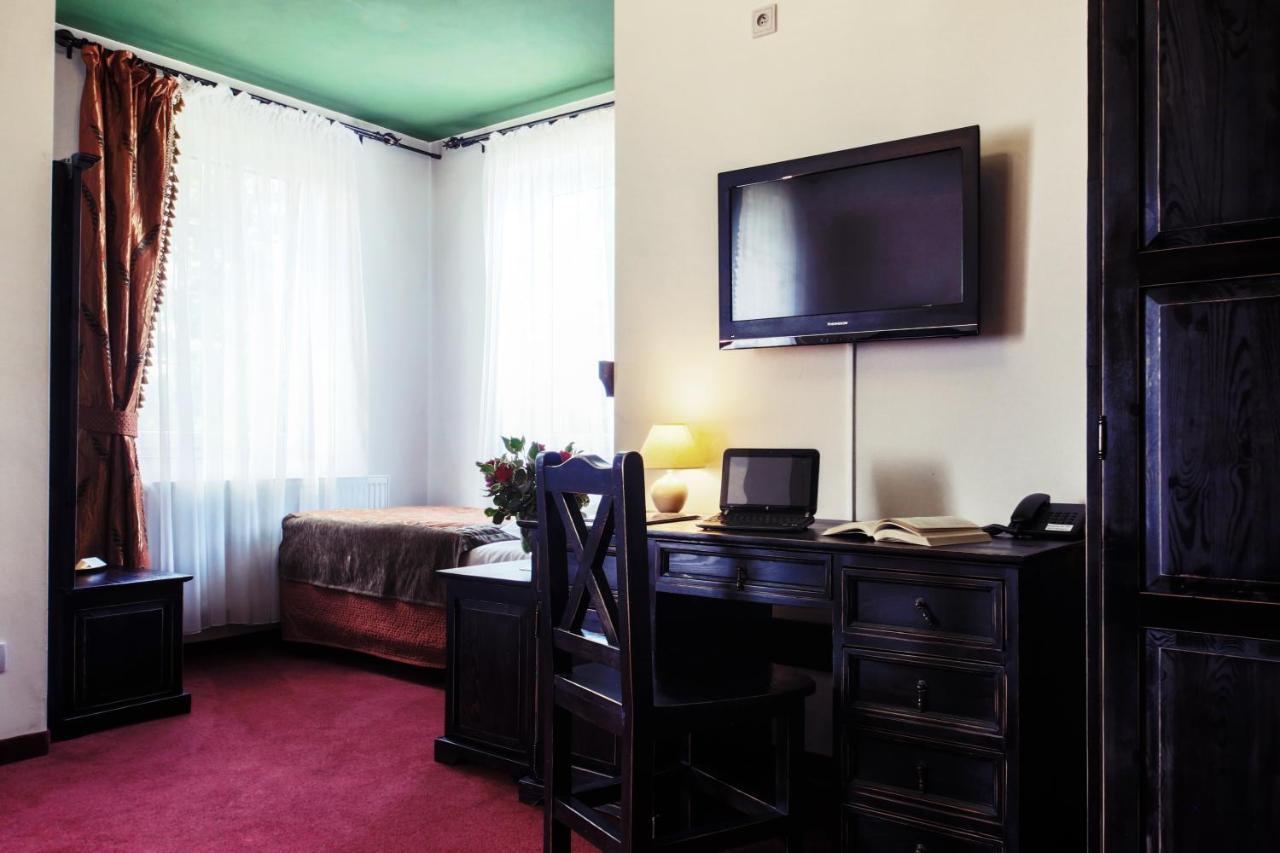 Hotel Kasztel Rzezawa ภายนอก รูปภาพ