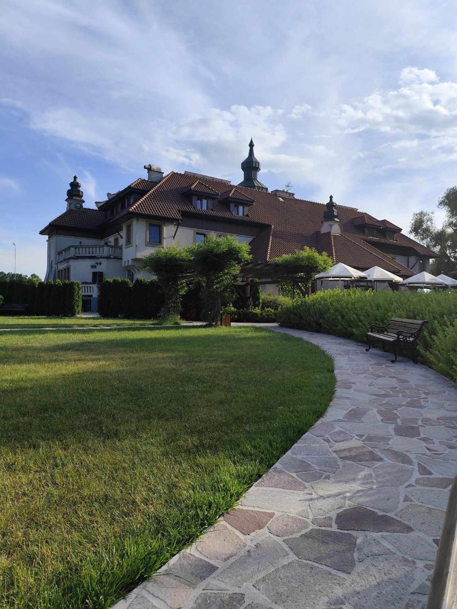 Hotel Kasztel Rzezawa ภายนอก รูปภาพ