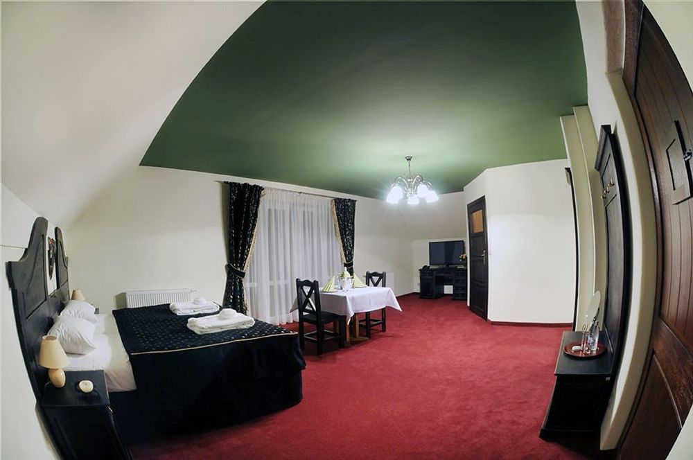 Hotel Kasztel Rzezawa ภายนอก รูปภาพ