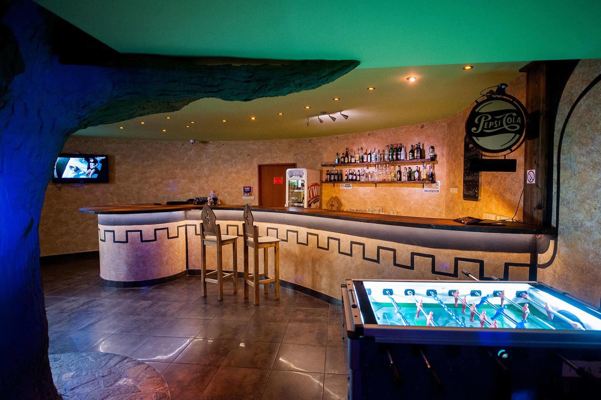 Hotel Kasztel Rzezawa ภายนอก รูปภาพ